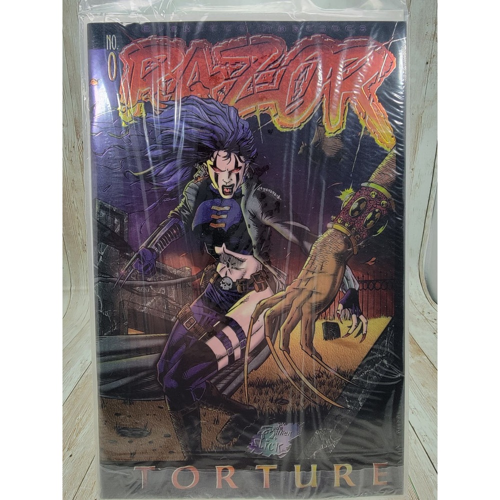 London Night Studios Razor Torture Matalic Look No.0  1995 Sealed w/Trading Card